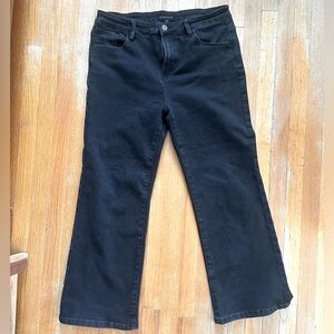 Risen black ankle boot cut jean.  15/32 good used condition